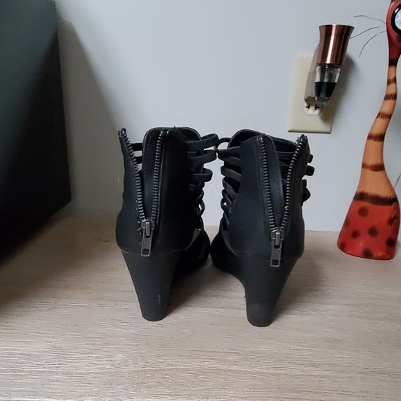 High heels - Picture 2 of 6